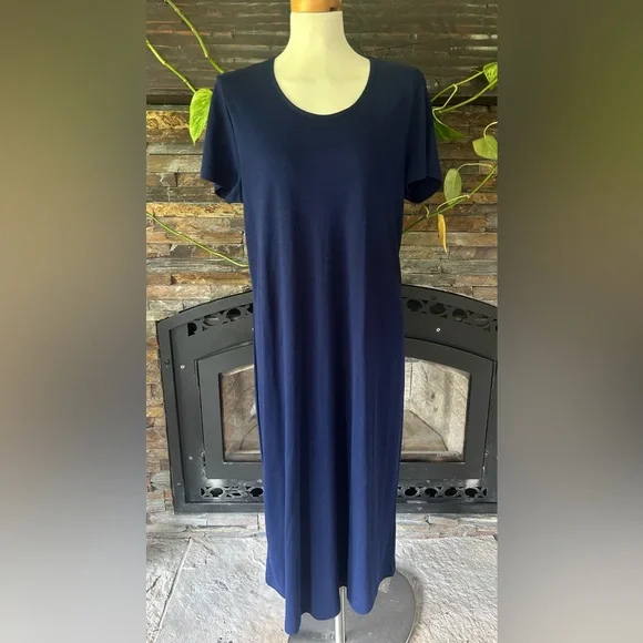 t shirt dress v neck V-Neck T-Shirt Dress - White and Black
